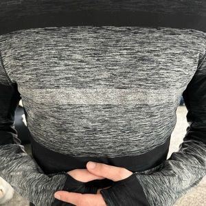 Mens Lululemon Size Medium Long Sleeve